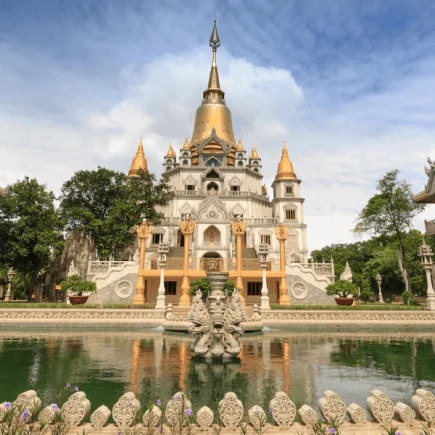 A Guide to the Best Temples in Vietnam