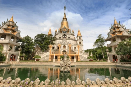 A Guide to the Best Temples in Vietnam