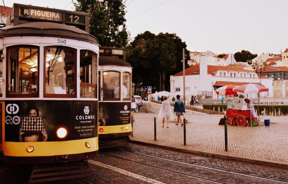 A Long Weekend in Lisbon in Spring: 3 Smart Day Trips