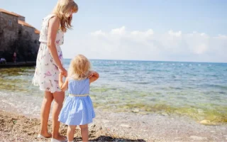 Coastal Escapes: Vacation Bliss for Mums and Little Ones